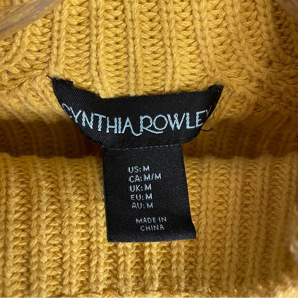 Cynthia Rowley rib knit mock neck sweater. Scalloped hem and sleeves Size M. - Picture 4 of 6